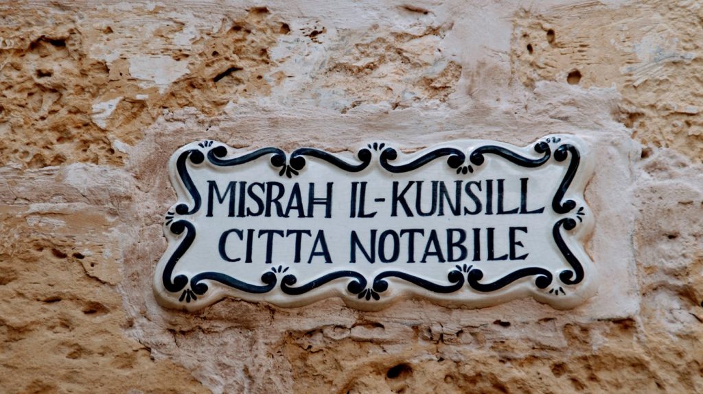 język maltański ciekawostki 