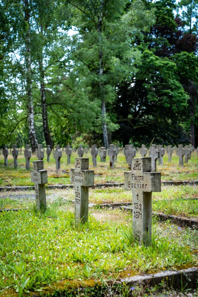 Cmentarz Jeniecki w Łambinowicach